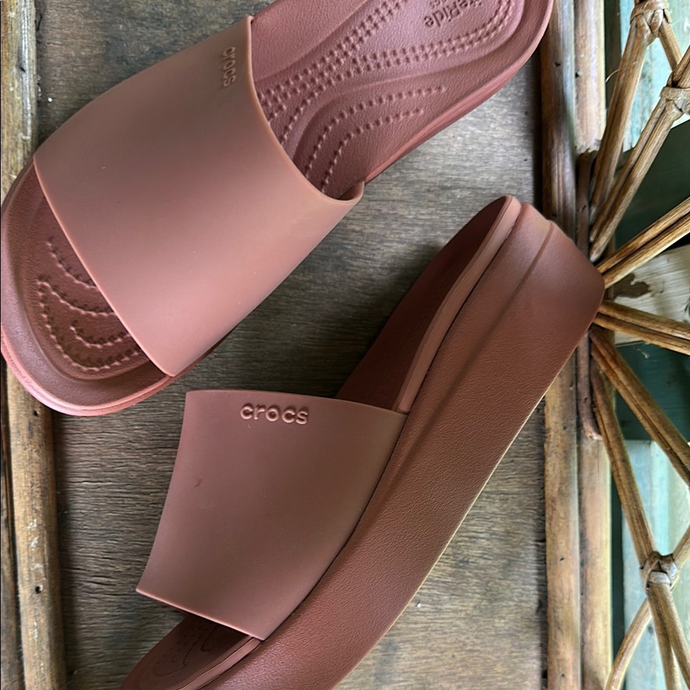 CROCS Platform Slide Sandals in Rosewood - Picture 3 of 10